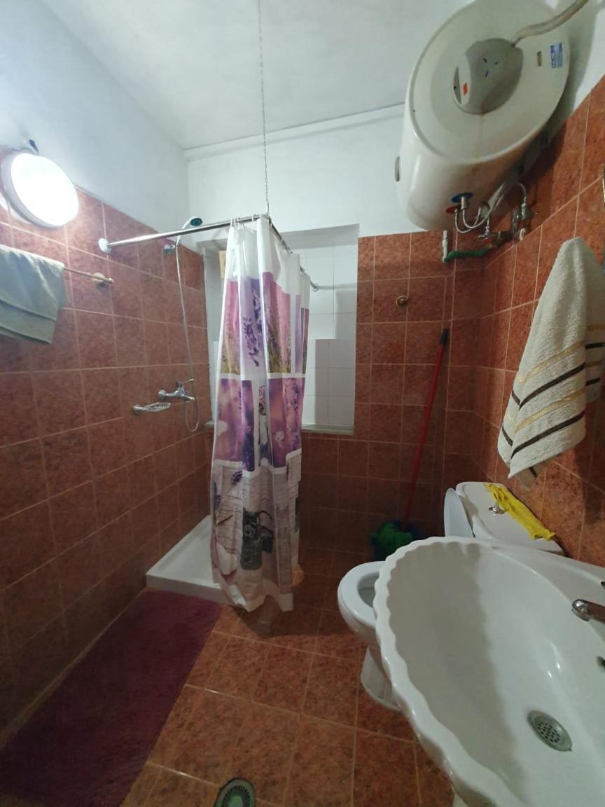סרנדה Mona'S Apartments חדר תמונה