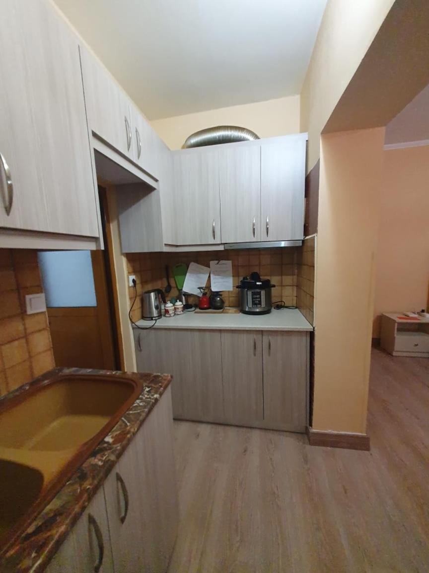 סרנדה Mona'S Apartments חדר תמונה